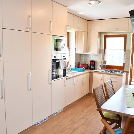 شقة Zoeldalma Apartmanhaz