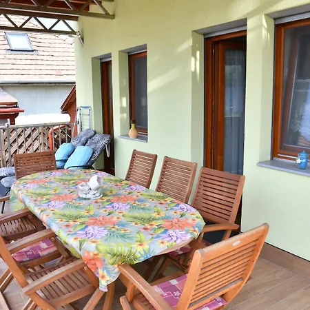شقة Zoeldalma Apartmanhaz *
