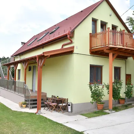 Zoeldalma Apartmanhaz