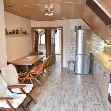شقة Zoeldalma Apartmanhaz