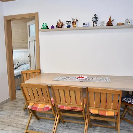 Zoeldalma Apartmanhaz Apartment Balatonalmádi