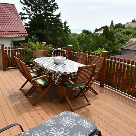 Zoeldalma Apartmanhaz Balatonalmádi