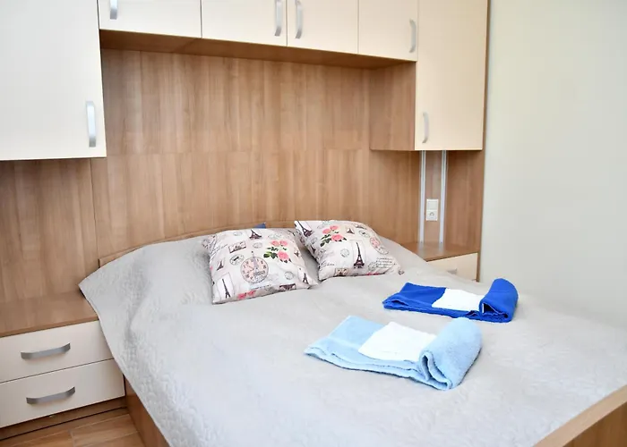 Zoeldalma Apartmanhaz Lejlighed *