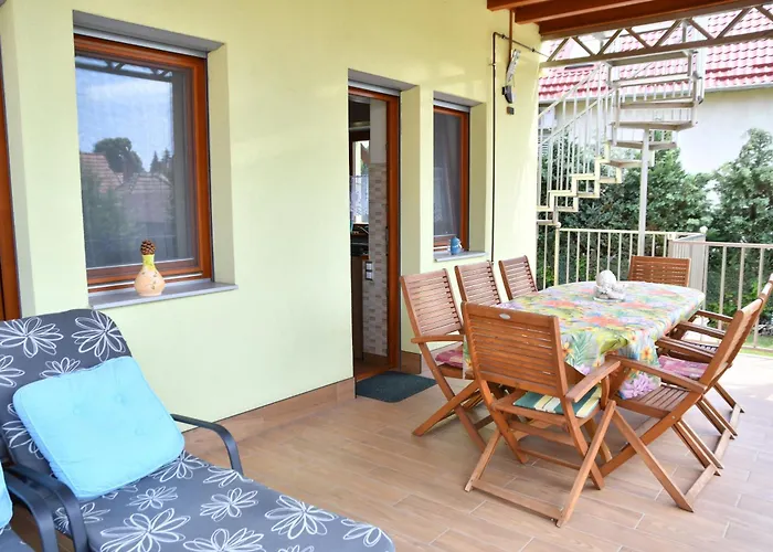 Zoeldalma Apartmanhaz *