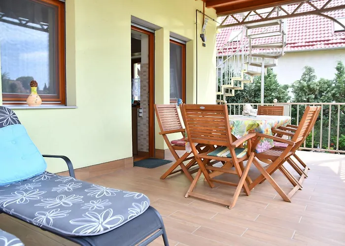 Zoeldalma Apartmanhaz Balatonalmádi