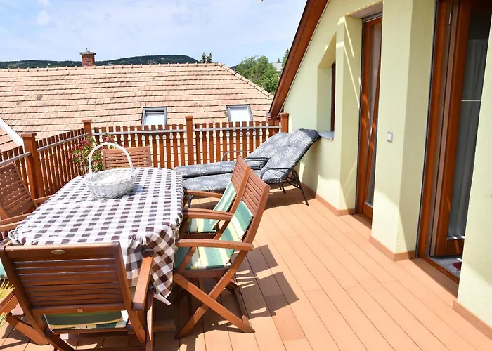 아파트 Zoeldalma Apartmanhaz 발라톤알마디