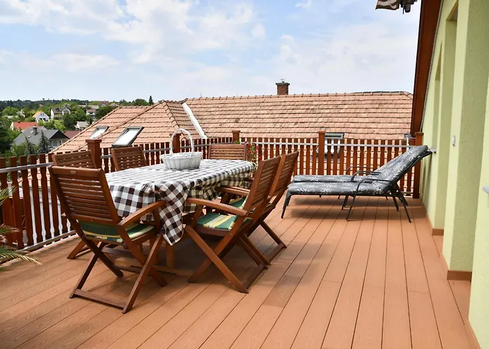 Zoeldalma Apartmanhaz *