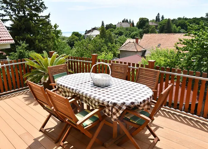 Zoeldalma Apartmanhaz 아파트